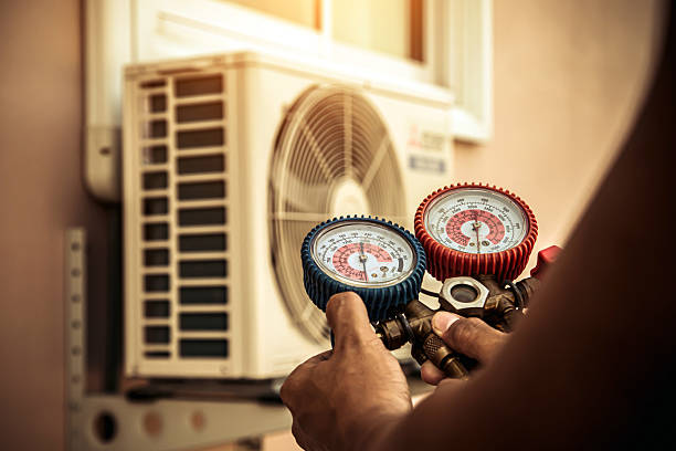 Professional Hvac technician working in Fresno, CA
